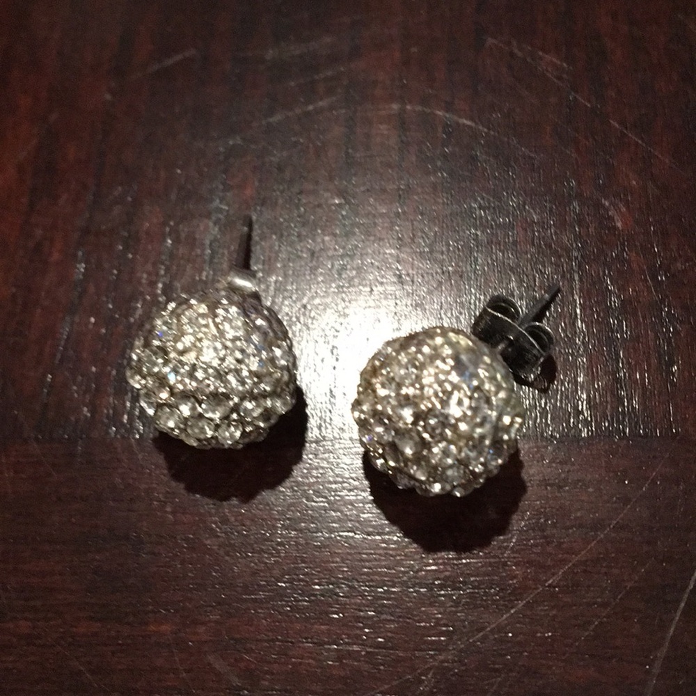 Jewel ball studs
